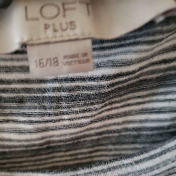 Loft Plus Gray & White Stripe Short Sleeve Dress - Picture 4 of 4
